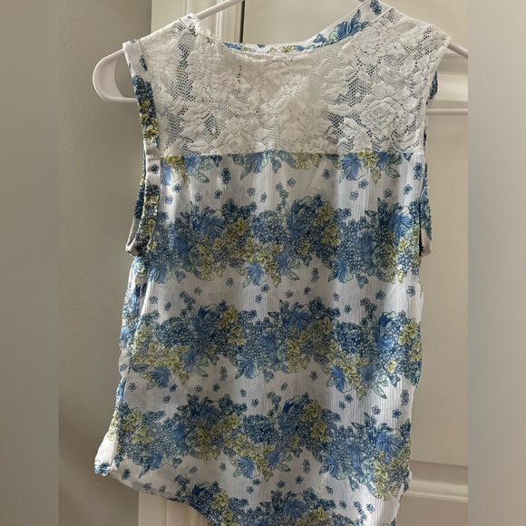 Candies tie bottom tank top blouse with blue and yellow flowers. - Picture 5 of 5